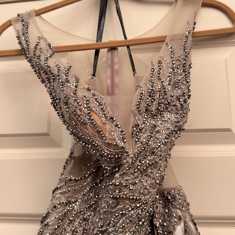 Luxurious V-Neck Sequined Split Prom Gown - Picture 10 of 12